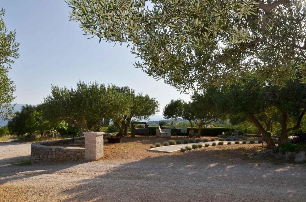 Villa Franka With Swimming Pool Бол Экстерьер фото
