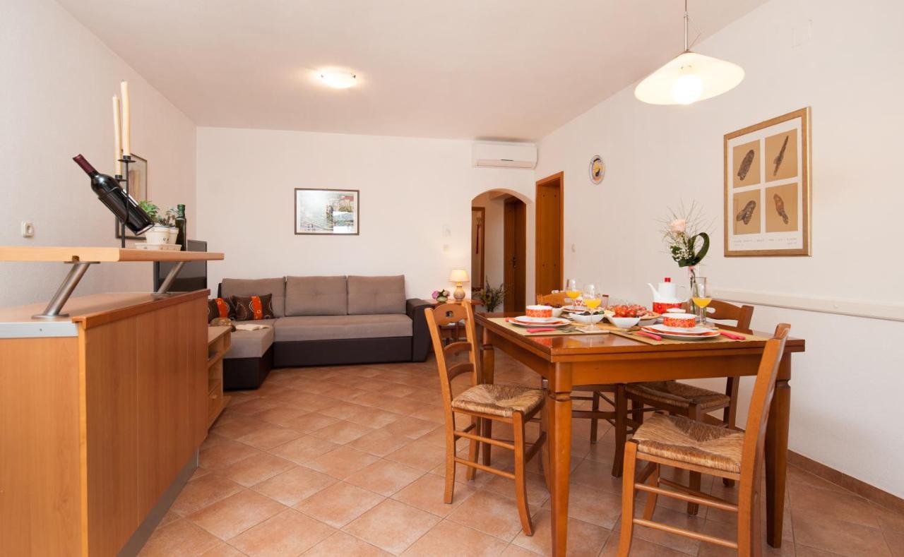 Villa Franka With Swimming Pool Бол Экстерьер фото
